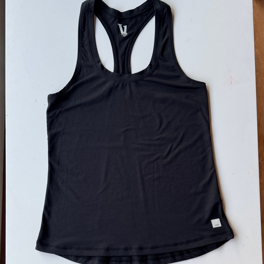 Vuori Lux Performance Tank in Black